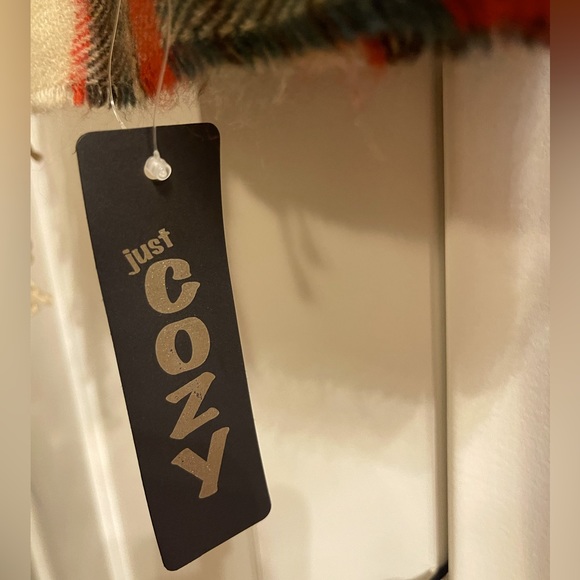 NWT Just Cozy scarf blanket.  One size.  Fashionable.  Neutral color. - Picture 2 of 3